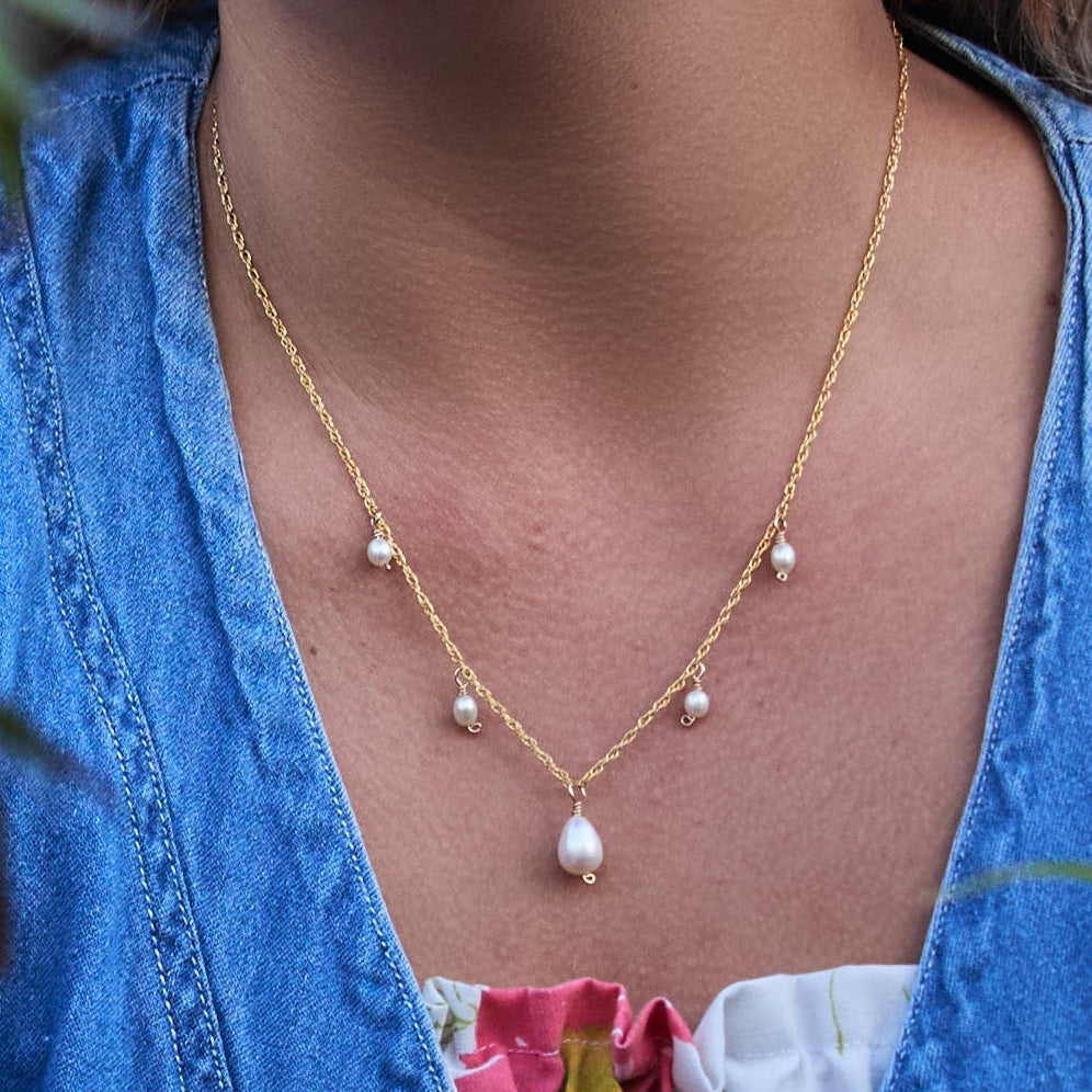 Unique Bridal Pearl Necklace