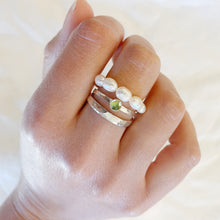 Load image into Gallery viewer, Peridot Silver Ring
